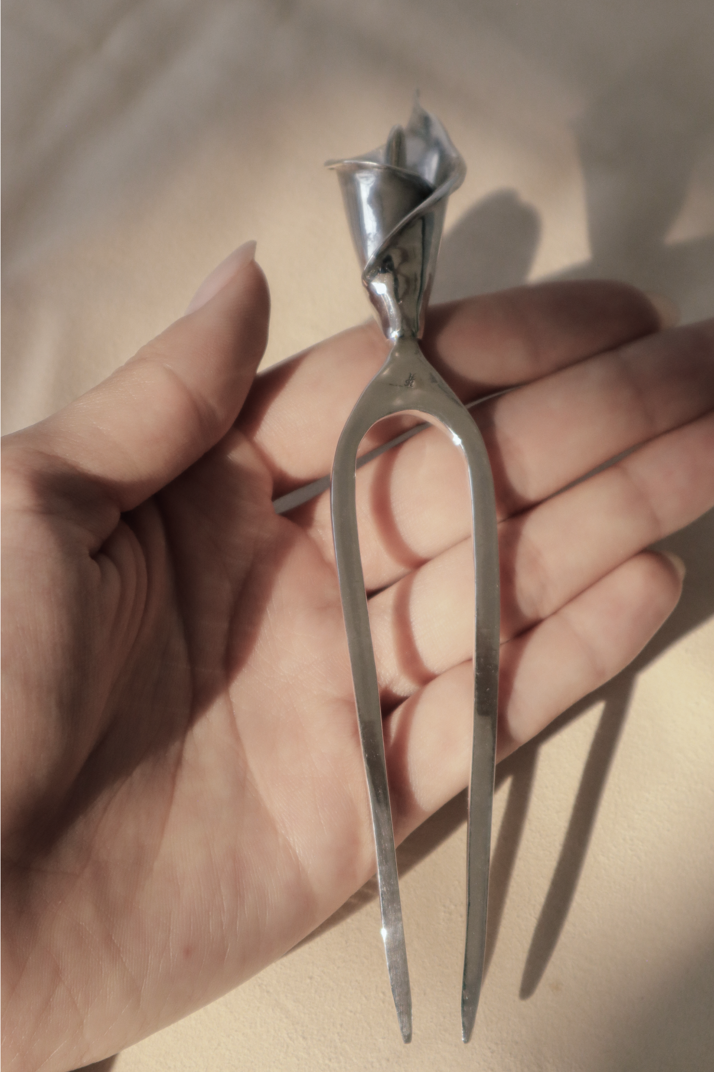 La Flor Silver Hair Pin - Calla Lily