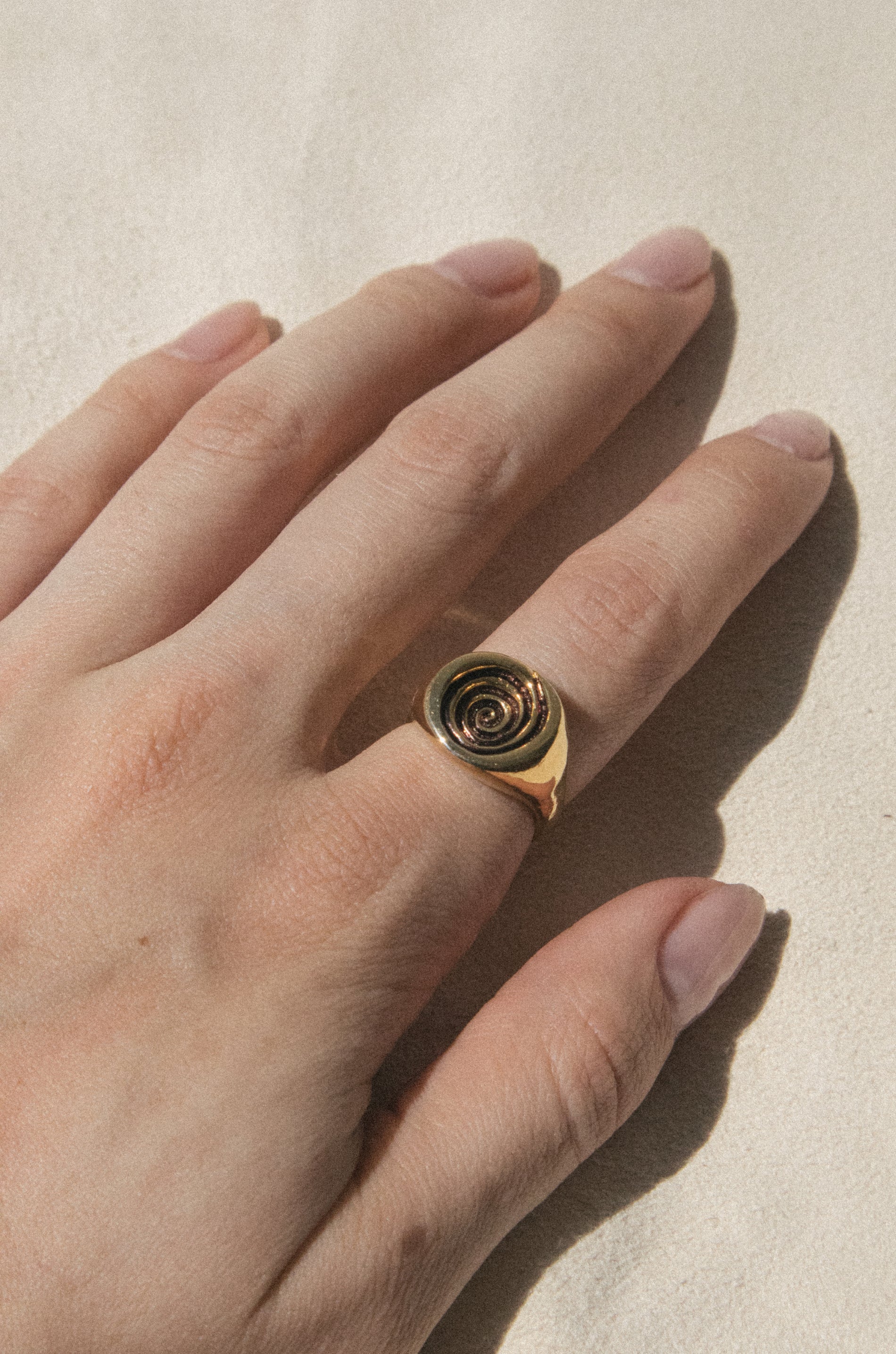 La Marea Signet Ring - 18K Gold Vermeil