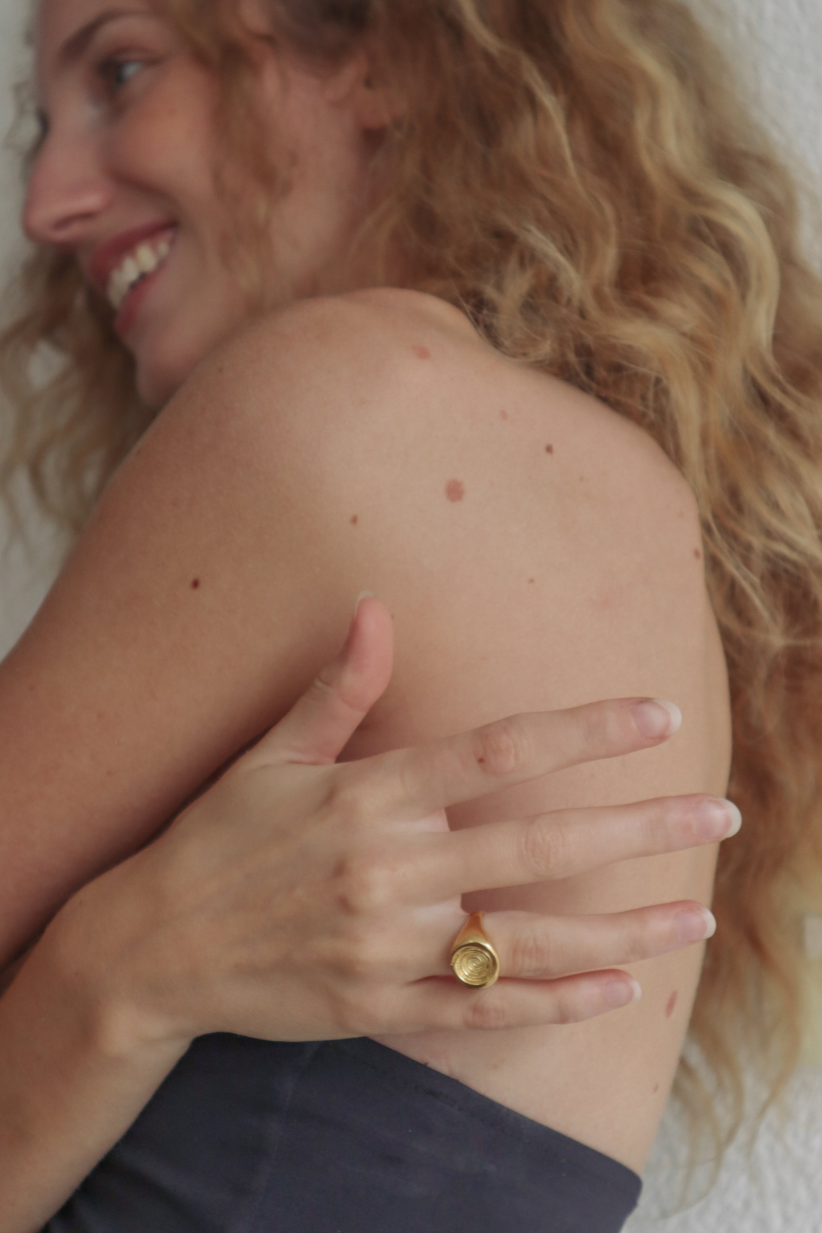 La Marea Signet Ring - 18K Gold Vermeil