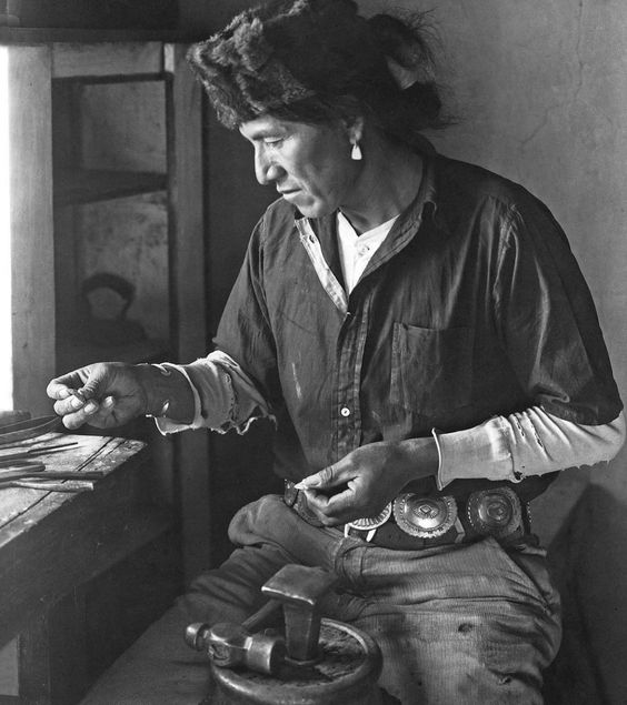 The Western Bling: Learn More About The Jewelry Cowboys Used